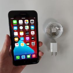 iPhone 7 Plus 128gb - UNLOCKED - Like New 