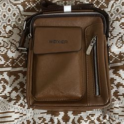 Brand New Sporty Men’s Crossbody Leather Messenger Bag 💼 