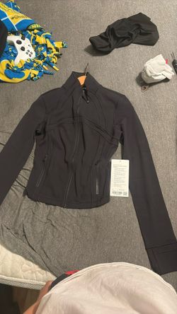 Lululemon define cropped nulu jacket size 6