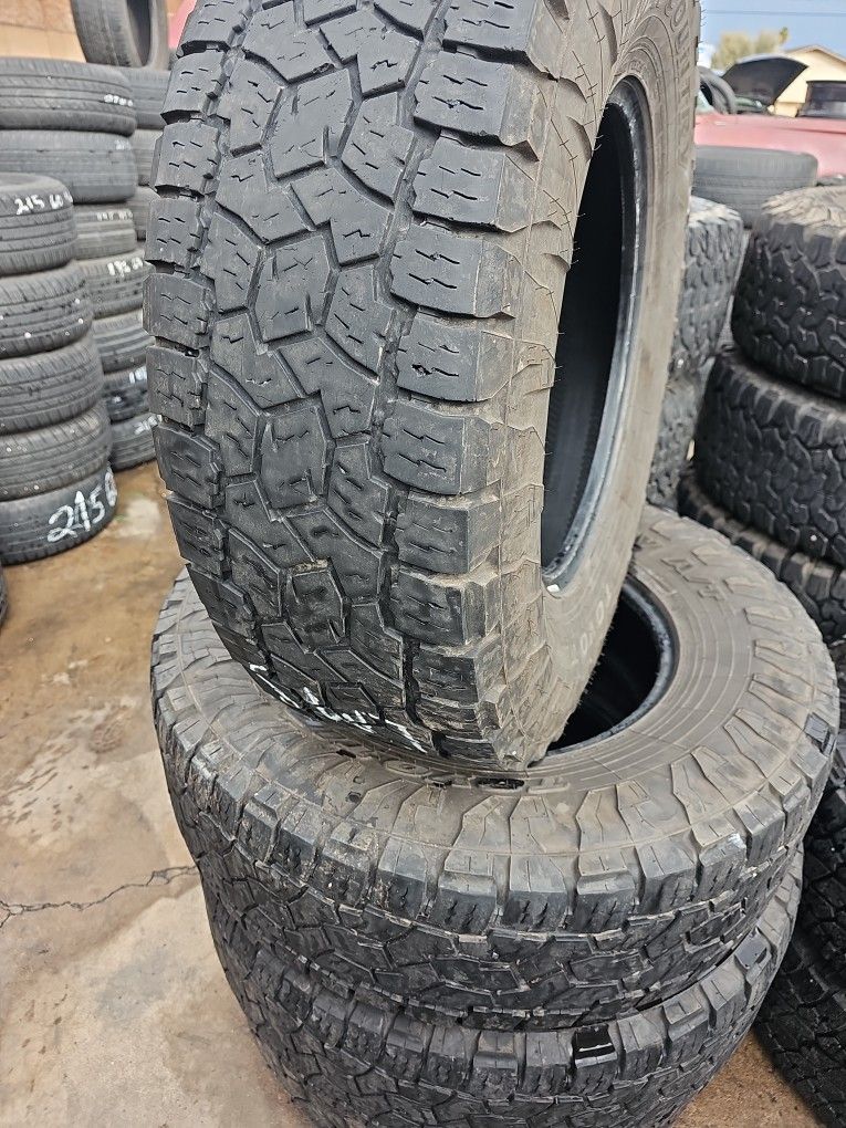 Used Set Of Toyo All Terrain Tires 285 75 18 Lt