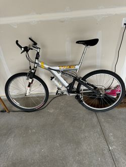 Trek Y5 Mountain Bike Dual suspension