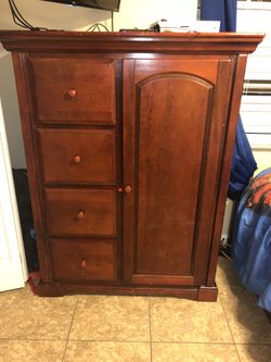 Kids dresser