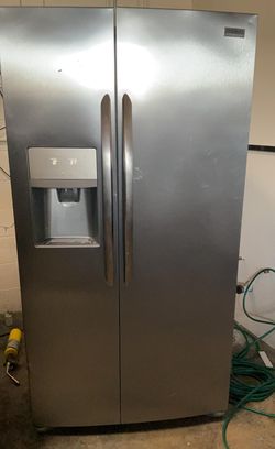 Frigidaire Side By Side Stainless Steel Refrigerator Fridge
