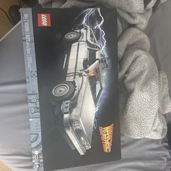 Back to the future Lego set READ discerption
