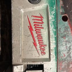 Milwaukee Deep Cut Band Saw