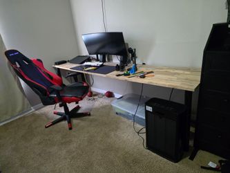 Solid custom desk $100