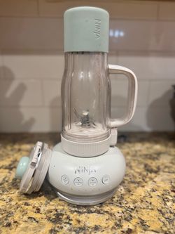 Ninja Personal Blender with Cup and Lid