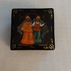 Vintage  hand-painted Russian lacquer trinket box.