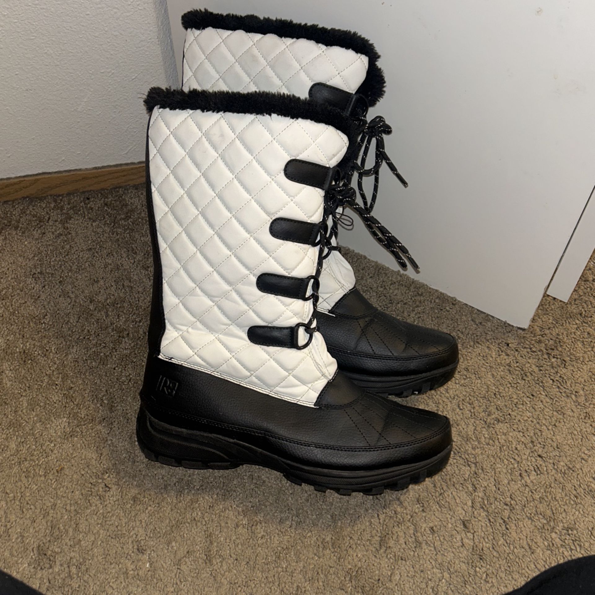 Snow Boots size 11 women