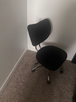 🖥️ Computer Desk & Chair for Sale! 🪑