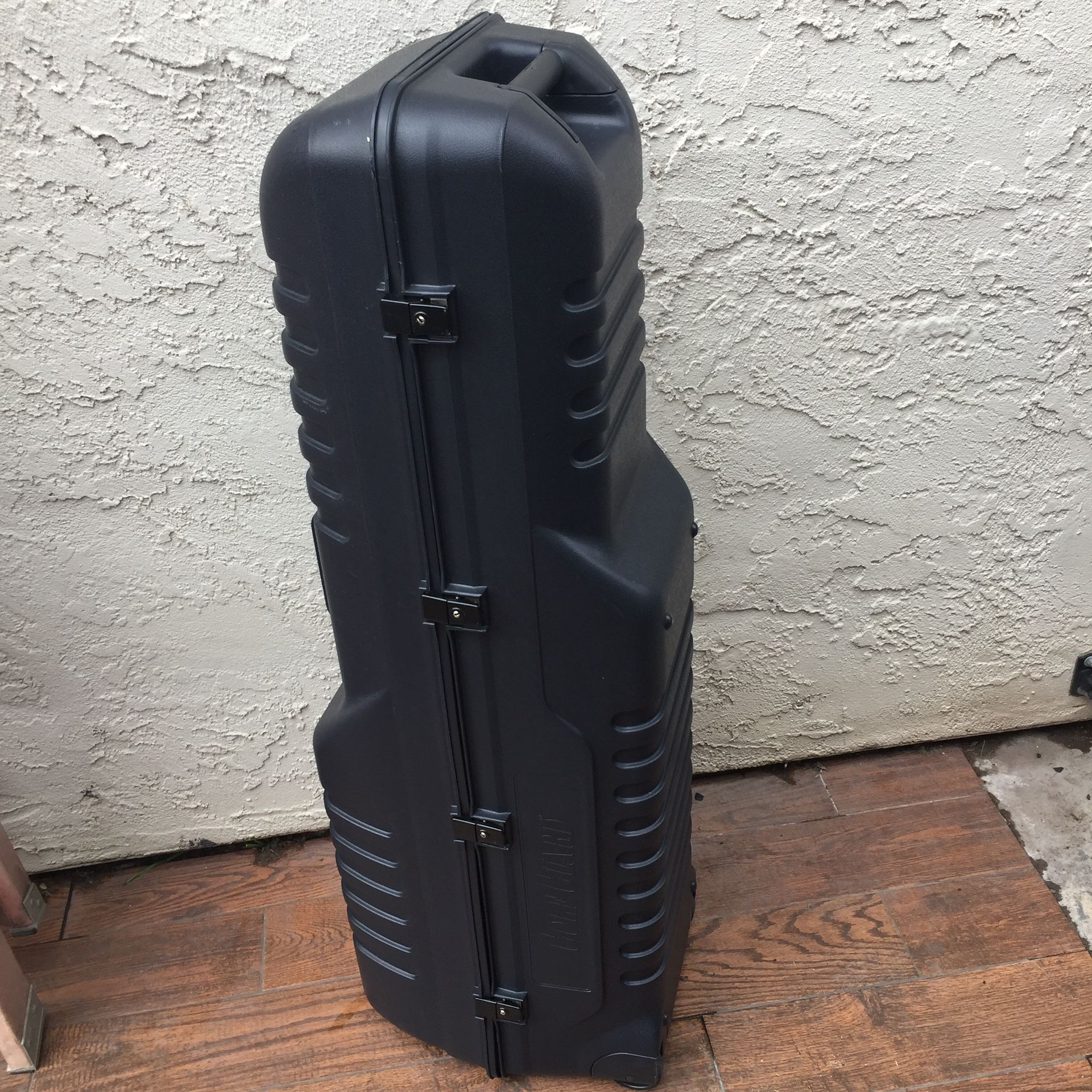Golf Guard Golf Case Clubs Travel Hard Case for Sale in Campbell, CA OfferUp