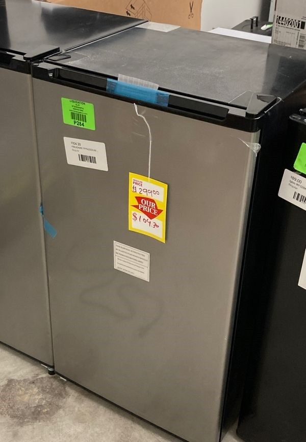 Frigidaire ❄️Mini Fridge ❄️FFPA 3322 UM