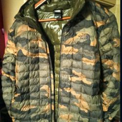 Mens North Face Camouflaged hooded Jacket $265 or North Face Camo Vest $175 both NWOT 