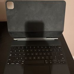 Used Magic Keyboard for iPad 11 In. 