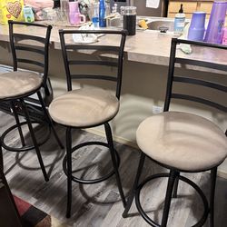 3 bar stools