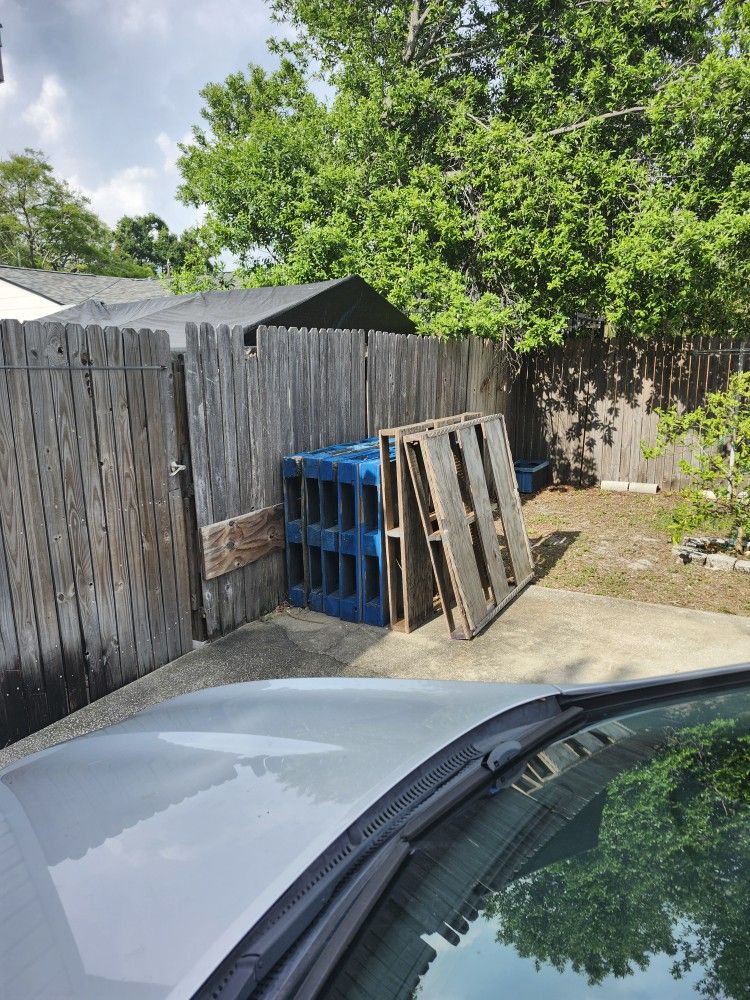 Free Pallets