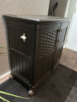 Plastic Storage Outdoor Serving Station