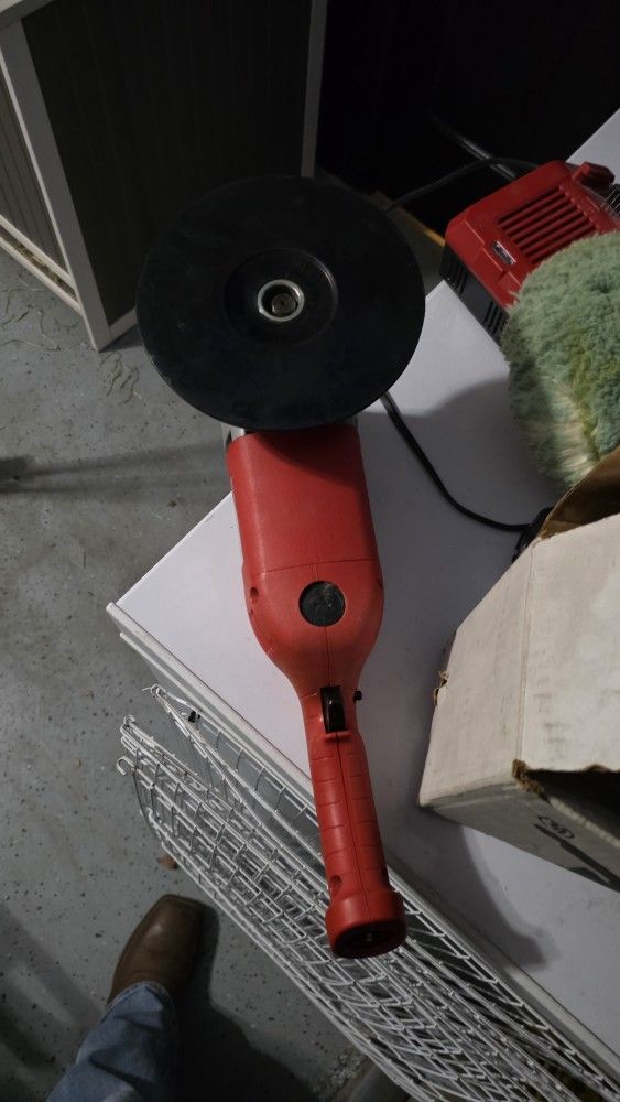 Milwaukee Polisher