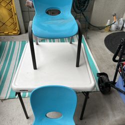 Kids Table And Chair Set Great Condition 