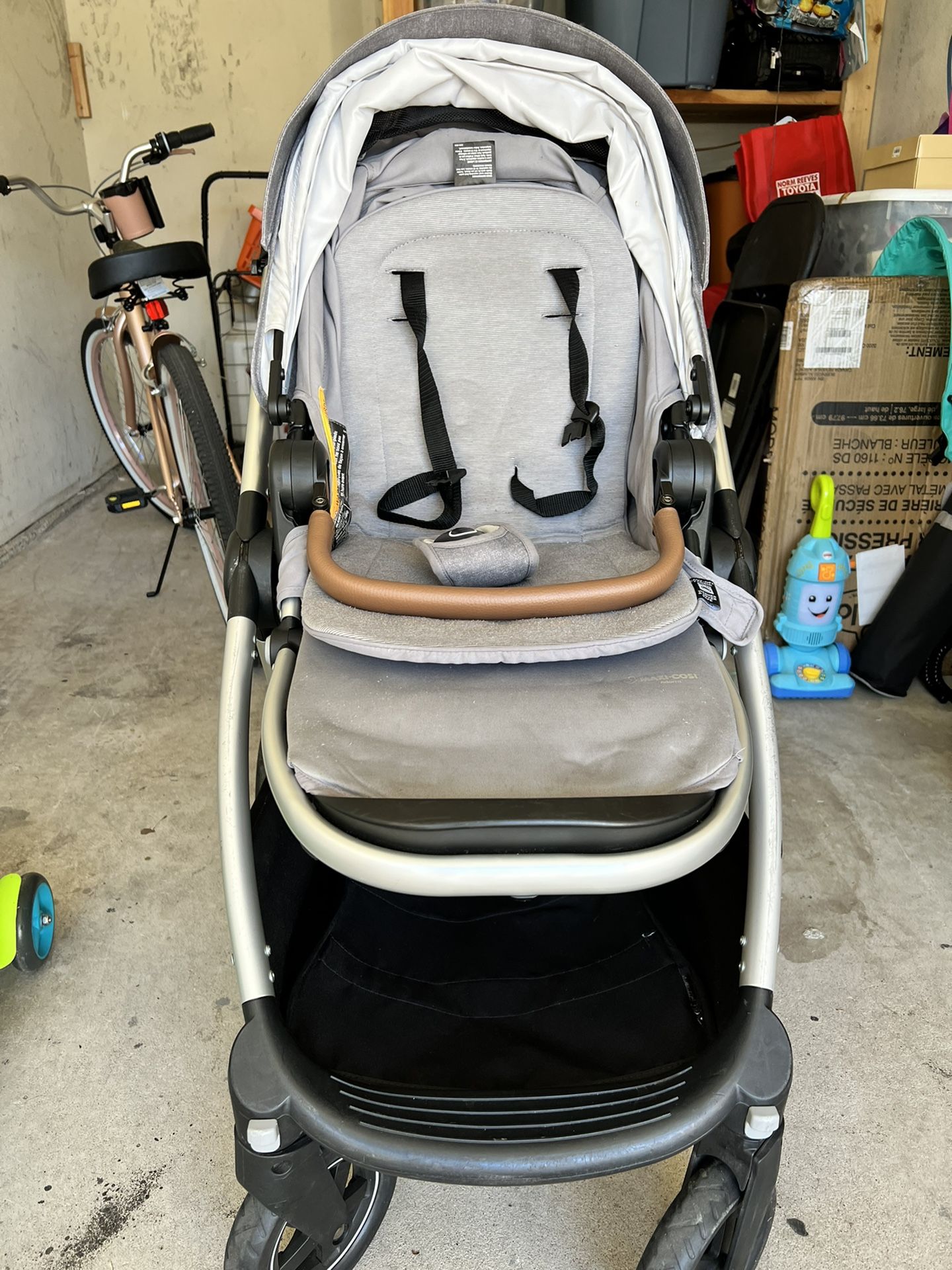 Maxi Cosi Adorra Travel System Modular Travel System