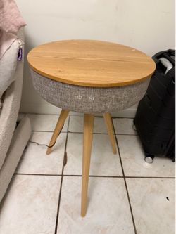 Wireless charge coffee table speaker