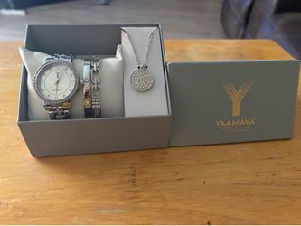 Ladies jewelry from Yaamava