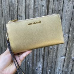Michael Kors Double Zip Wallet 