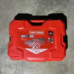 CRAFTSMAN 189 -Piece Metric and standard (SAE) Mechanics Tool Set Case 