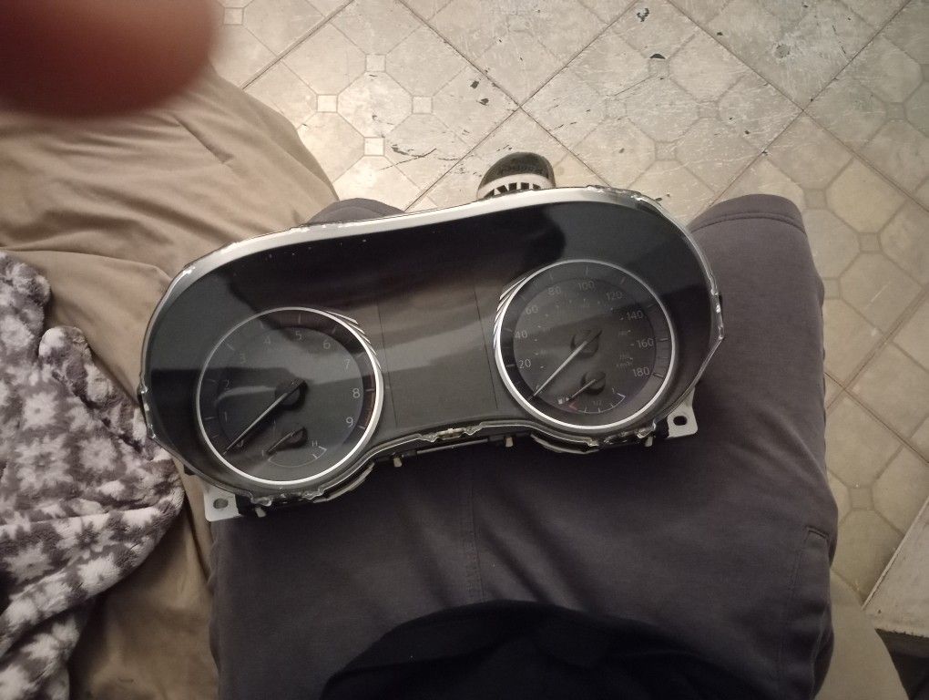I Have This Speedometer For A 2017 Infinity Q50 Still In Good Condition Asking $100 Obo