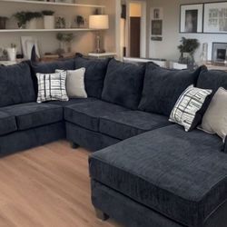 Beautiful Stylish Very nice Sectional! 