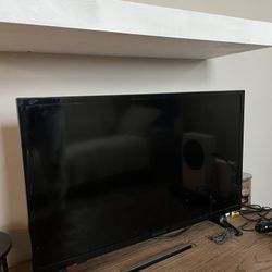 Insignia Tv   29” By 17” 
