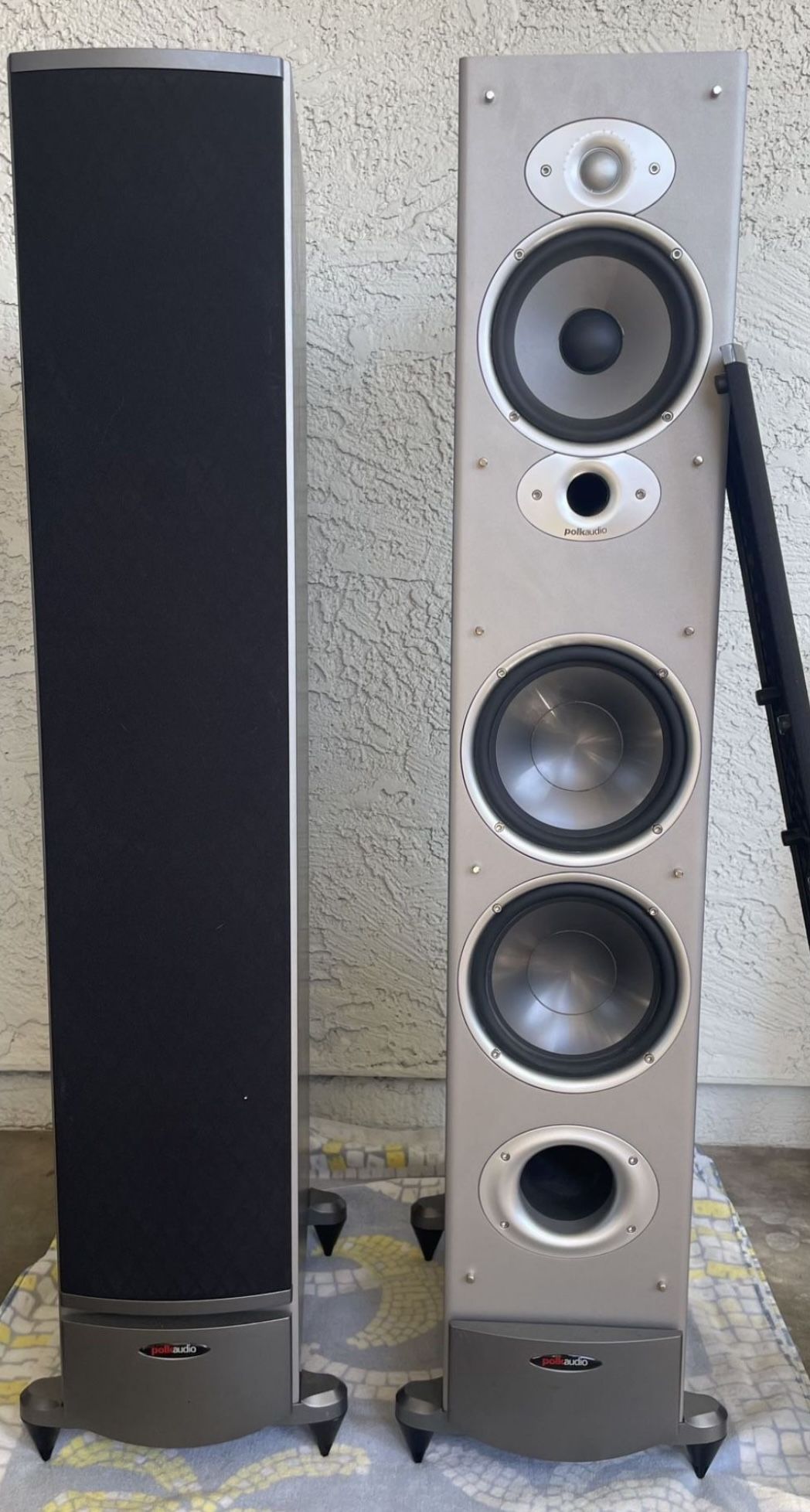 Polk RTi 10 Tower Speakers *Like New*
