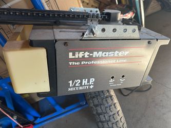 LiftMaster Professional ½ HP Garage Door Opener – $75 OBO Used LiftMaster Professional Series ½-horsepower chain-drive garage door opener in excellent