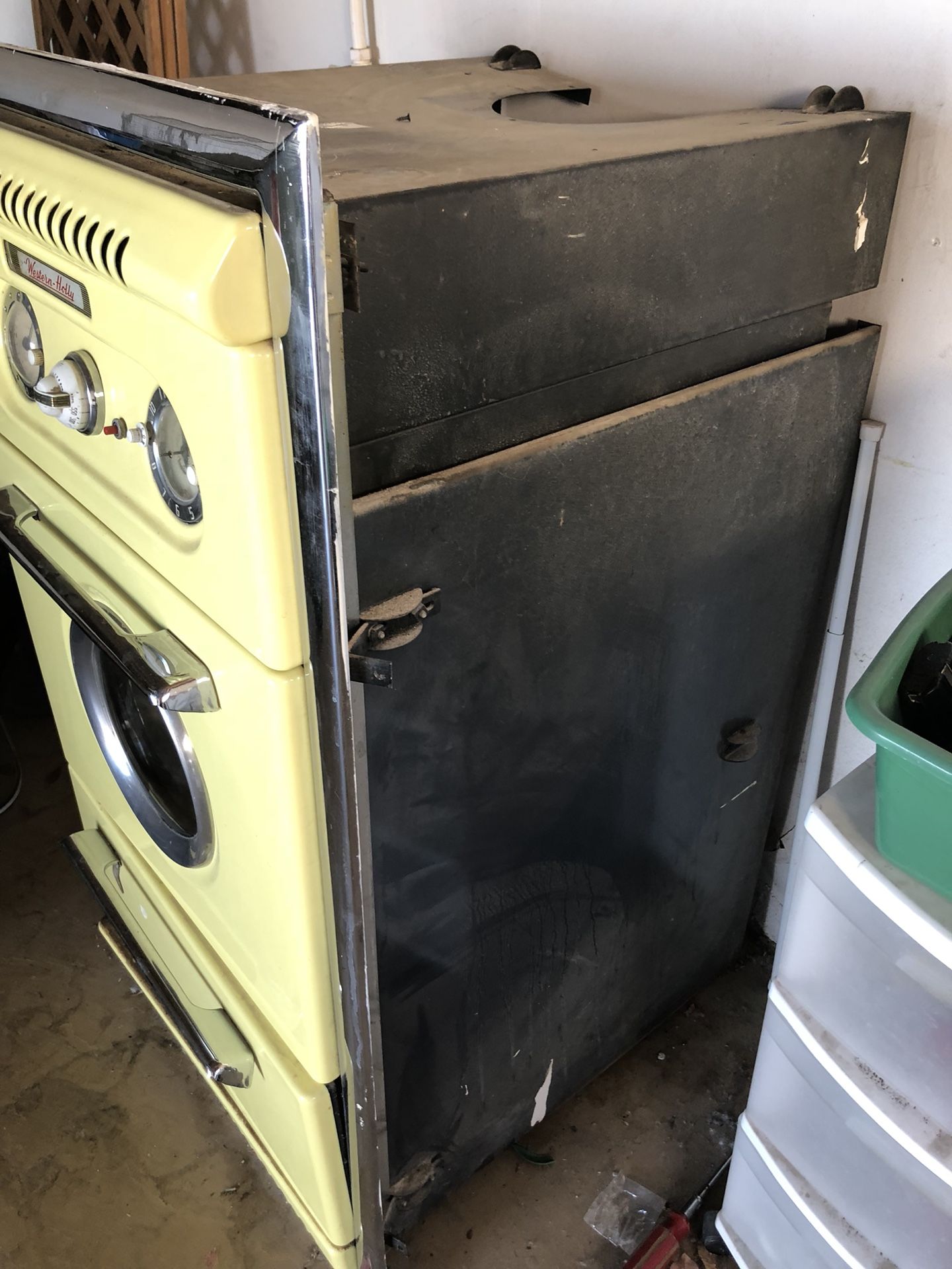 1950’s Western Holly wall oven stove. for Sale in Palm Springs, CA OfferUp