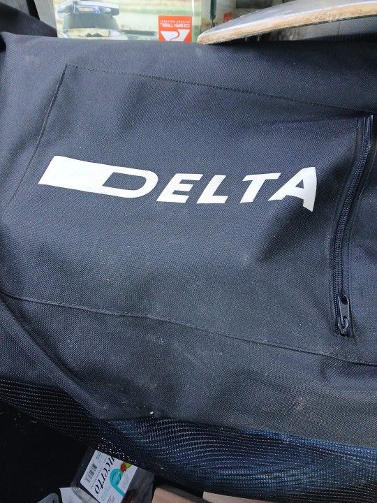 Lightly Uses Paadle Boat.