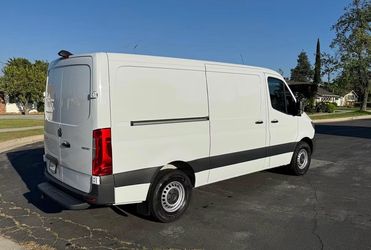 Delivery Service Local Up To 150 Miles From Los Angeles Area