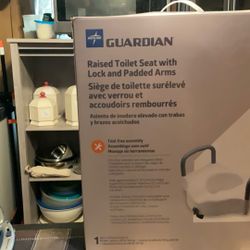 MEDLINE    RAISED TOILET SEAT