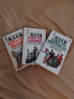 M*A*S*H  Paperback Books