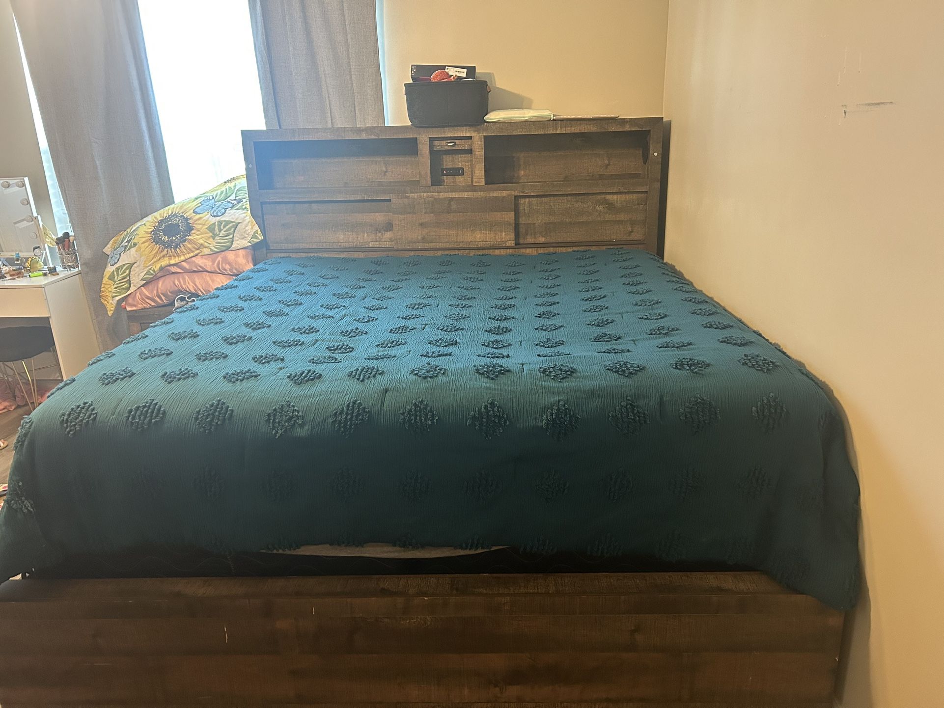 King Bed Set with box springs no mattress
