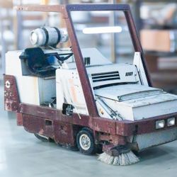 AAR Brooks & Perkins TSS/90-HD-HC Minuteman PowerBoss Rideable Sweeper Scrubber