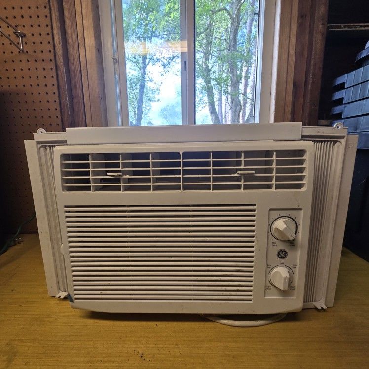 GE Window AC Unit