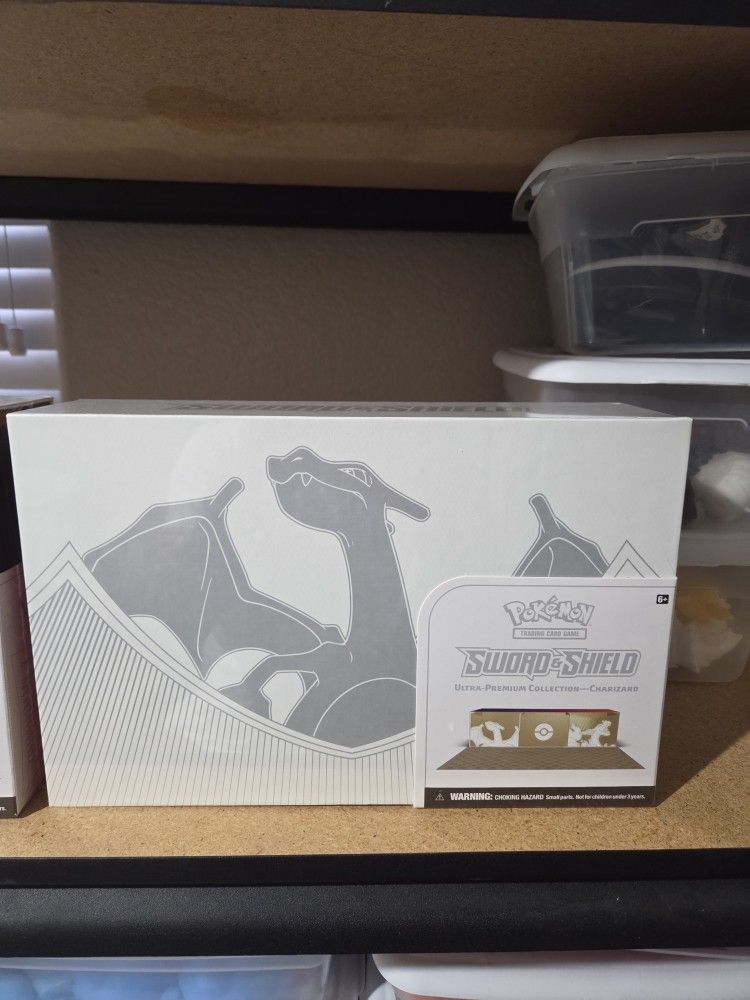 Pokemon Charizard Ultra Premium Collection Box