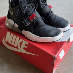 Nike Air Max 270 Size 12