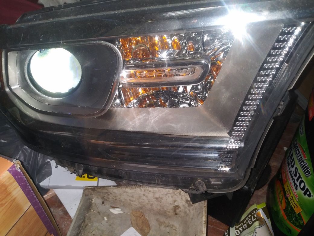 Right headlight 2014 durango chrome bezel