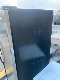 Whirlpool Refrigerator & Ice Dispenser