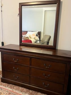 6-Drawer Dresser with Mirror