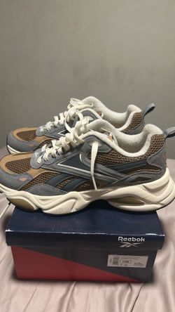 Reebok charge men’s size 11 must come to me by Cascade skating rink no TRADES