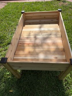 CedarCraft Elevated Planter Box