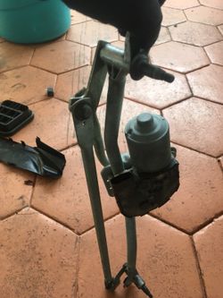 Audi A6 windshield wiper motor