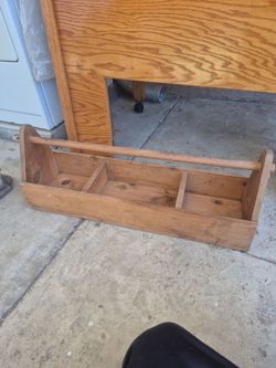 Wood crate with handle